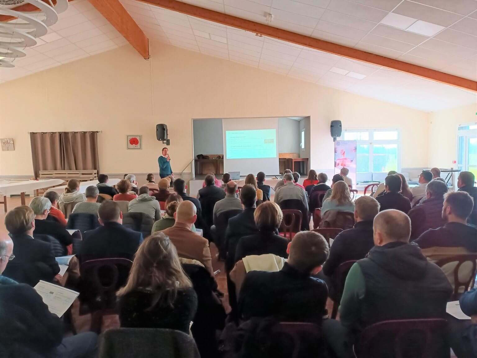 Assistez aux rendez-vous du conseil pour vous tenir informé(s) des Assistez aux rendez-vous du conseil pour vous tenir informé(s) des